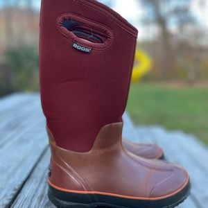 Red bogs size 6
